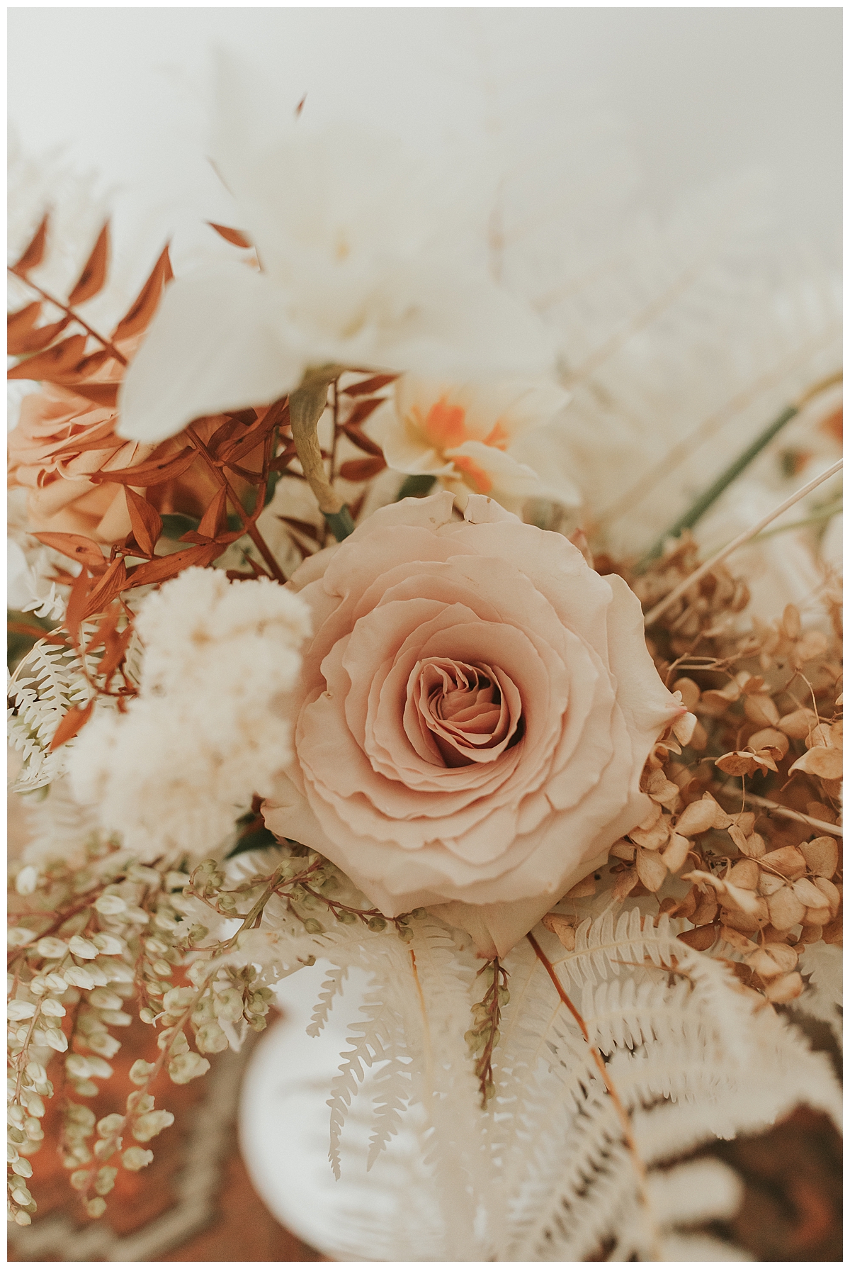 Florals from kinflowerlnk during romantic elopement in Lincoln, NE