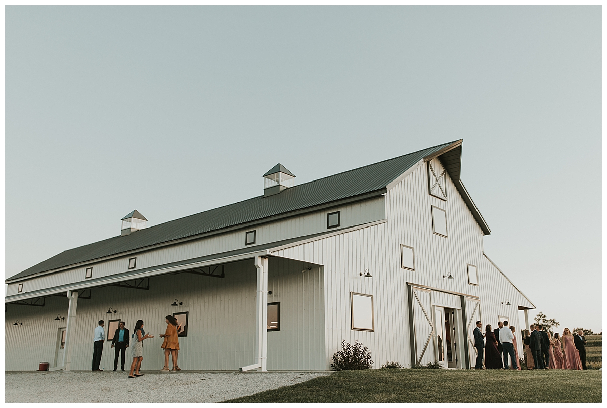 Deana Coufal Photography Fall Wedding at Wishing Hills Barn in Missouri Valley, Iowa